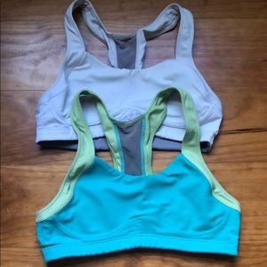 Lot of two moving comfort bras 32a